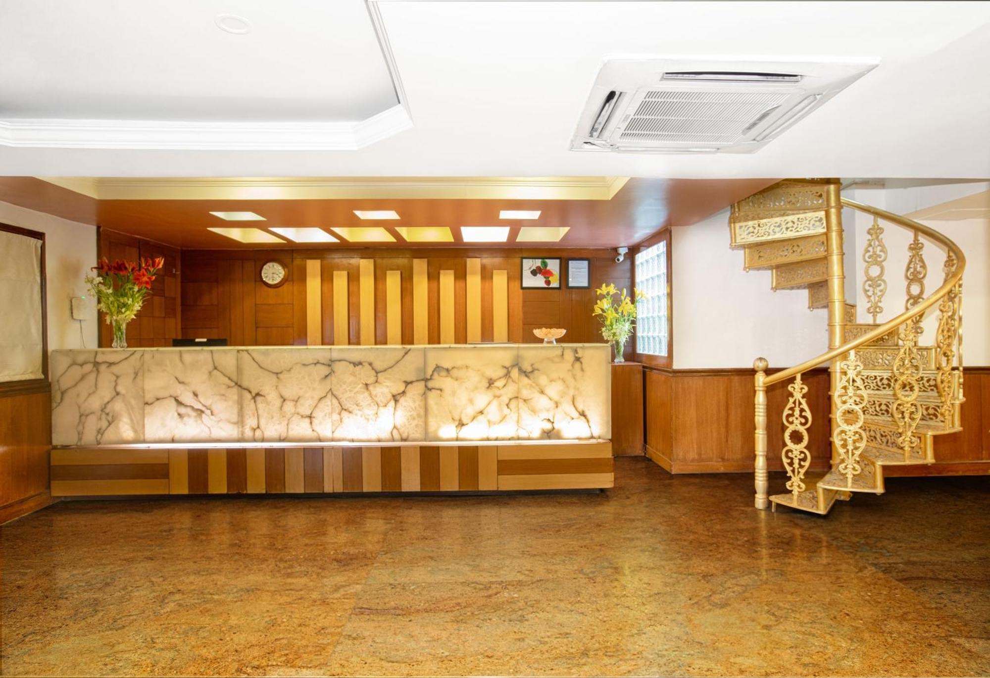 Hotel Monarch Brigade Road Bangalore Exterior foto
