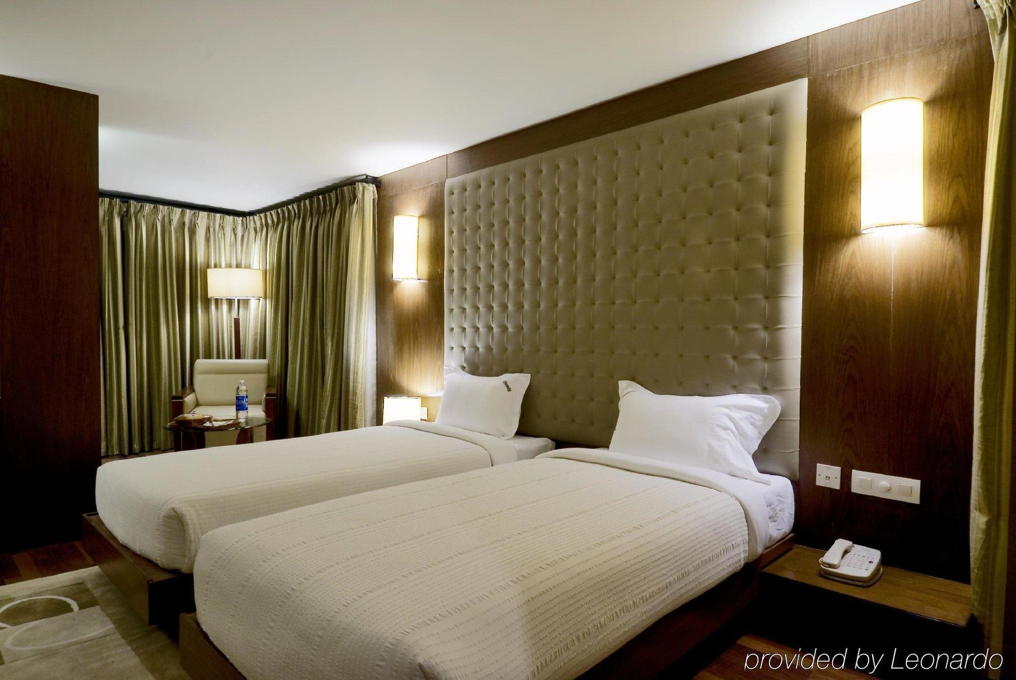 Hotel Monarch Brigade Road Bangalore Exterior foto