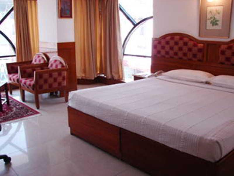 Hotel Monarch Brigade Road Bangalore Exterior foto