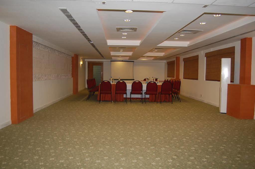 Hotel Monarch Brigade Road Bangalore Exterior foto